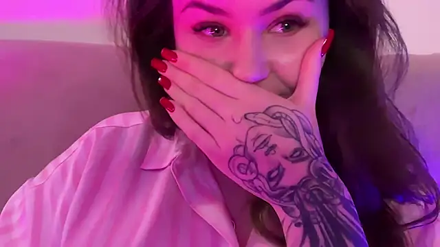 AlmaryKim Adlı Modelin Canlı XXX Sohbeti