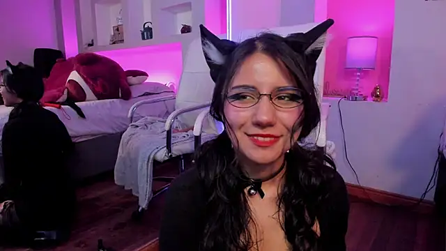 HollyPeach Live XXX-Chat