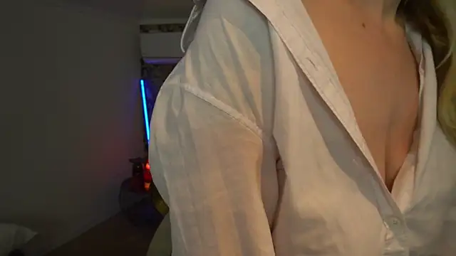 دردشة BellaLaPetit الجنسية المباشرة