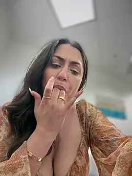 YourQueen18's Live XXX Chat