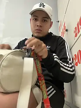 OliverTabordaa's Live XXX Chat