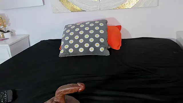 Michelle_Lewis_ Chat XXX live