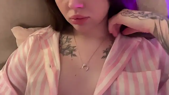 AlmaryKim Chat XXX in diretta