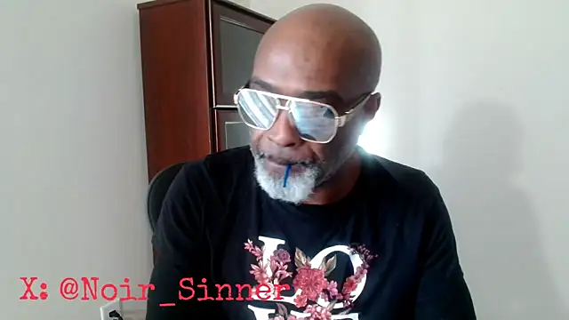 Pokazy przed kamerką – sinnernoir