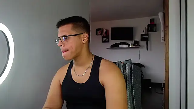 _John_Boy_ Adlı Modelin Canlı XXX Sohbeti