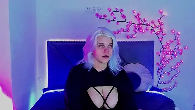 JoannLowe's Live XXX Chat