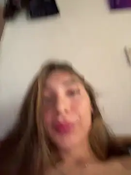 NICOLSKINNY1n Webbikameraesitys