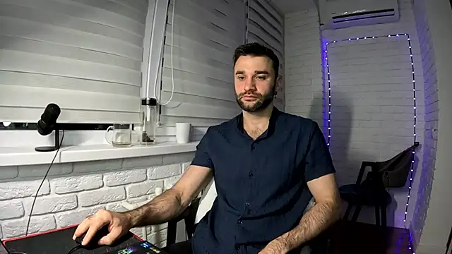 XXX chat uživo modela DaddySlava