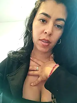 แชท XXX สดของ Luianna