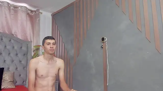 MiaANDronyy Webcam show