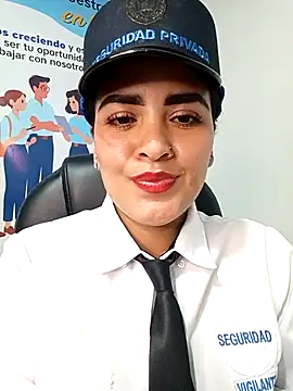 Show modela MAYE__13 na web-kameri