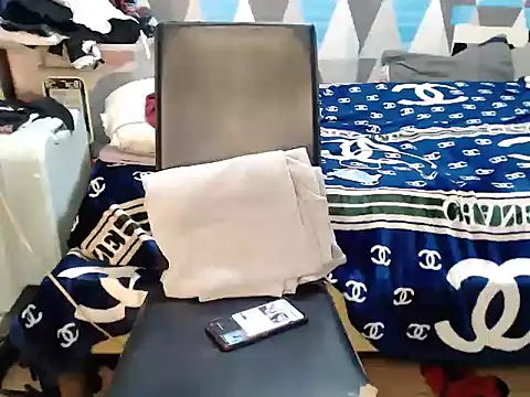 Savannah_Cock Pertunjukan Webcam