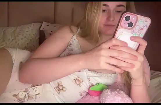 Pinkiepieexo's Webcam Show