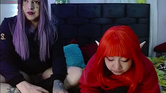 the_lesbian_game Show in webcam