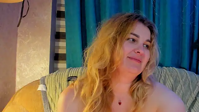 Chat +18 de CoraSwon ao vivo