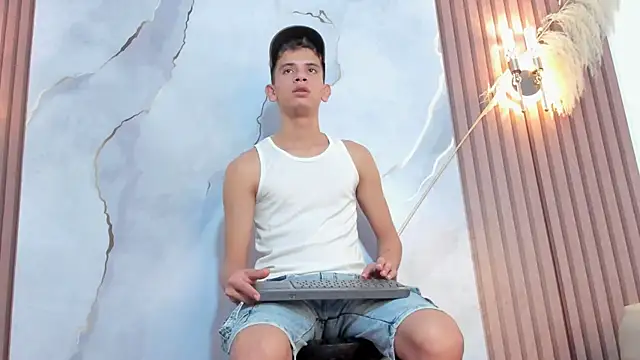 Ethanhot_os webcam show