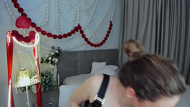 MiracleCurly live XXX chat