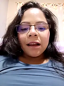 ROUSSE_SINCLAIR Adlı Modelin Canlı XXX Sohbeti