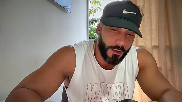 romeolovedark's Live XXX Chat