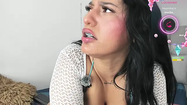 KorinaKovaaのライブXXXチャット