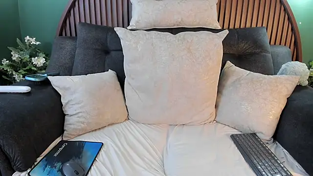 shannel__queen: вебкам-шоу