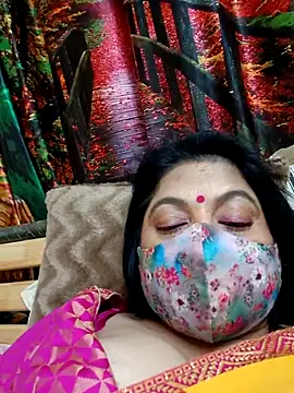 Ratna-777's Live XXX Chat