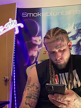 Smokebluntafterblunt Pertunjukan Webcam