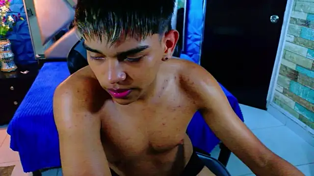 Pokazy przed kamerką – Cris_Judd