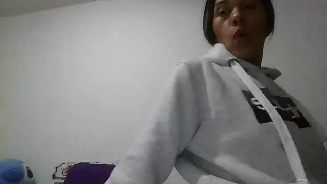 Juanabrunette7's Live XXX Chat