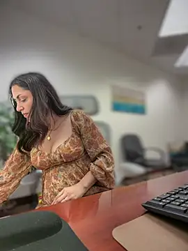 Pokazy przed kamerką – YourQueen18