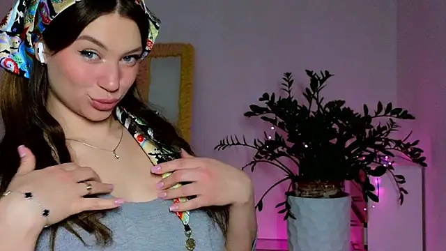 golden_Flora Chat XXX in diretta