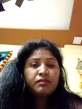 Tridha_2's Live XXX Chat