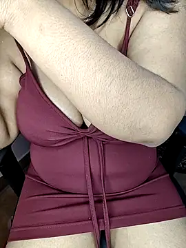 Curvy_Pooja 现场XXX聊天