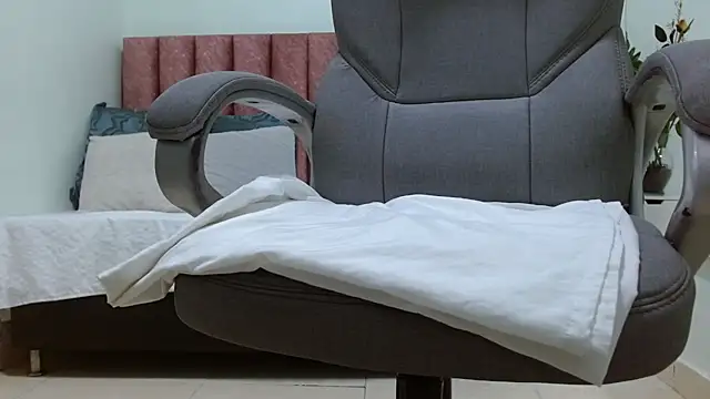 sophia_hadid élő XXX-chatje