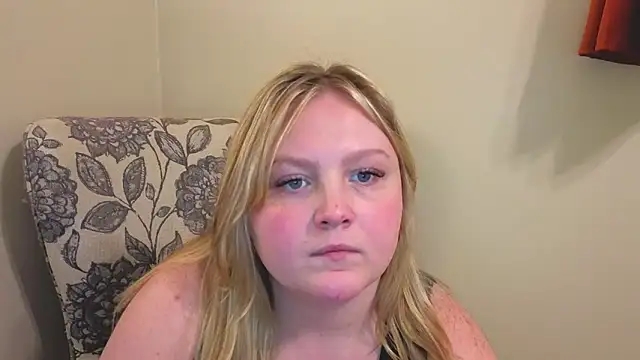 PhatAssBlond's Webcam Show