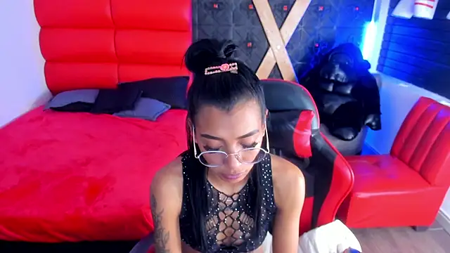 Chat +18 de KarlaSlutSkinny__ ao vivo