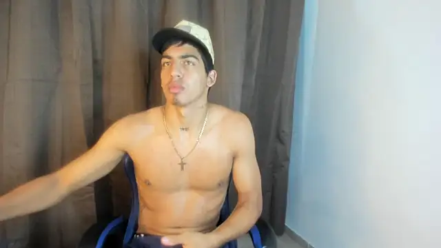 Milo_LatinBoy: απευθείας συνομιλία ΧΧΧ