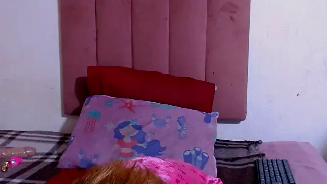 Nikistickyxx25's Live XXX Chat