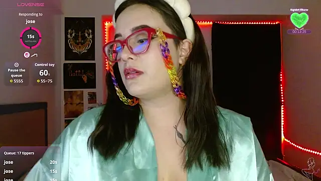 Nova-Satela live XXX chat