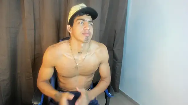 Milo_LatinBoy Adlı Modelin Web Kamerası Şovu