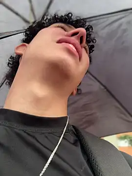 yoursexyjose webcam show