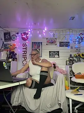 TrenaAnne Chat XXX in diretta