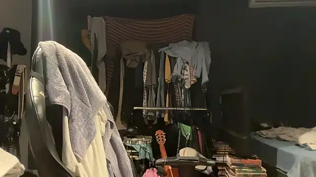 Chat +18 de falacomigobbzin ao vivo