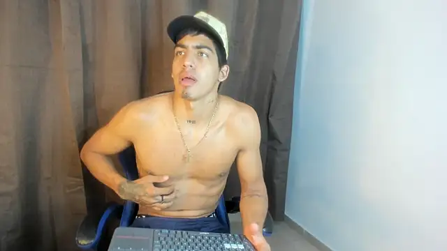 Milo_LatinBoy Chat XXX live