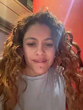 alana15 Show in webcam