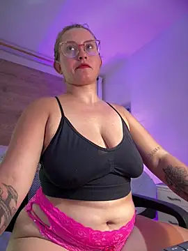 halaaa_1's Live XXX Chat