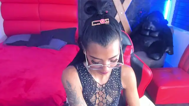 Czat XXX na żywo – KarlaSlutSkinny__