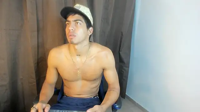 Milo_LatinBoy live XXX chat