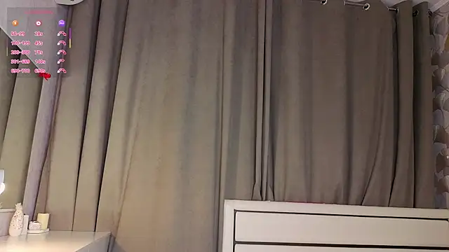 DaynaMacha live XXX chat