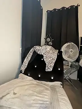 Fifty_Shades_Of_Redd's Webcam Show